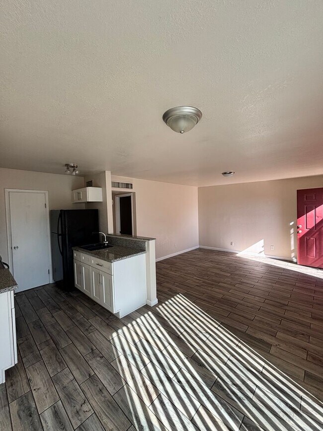 3068 N Edith Blvd Unit 3068 Edith