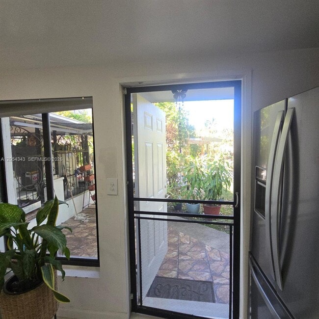 Building Photo - 5600 SW 112th Ave Unit 0