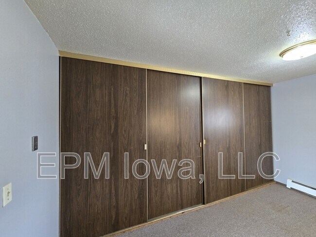 Photo - 101 16th Ave NW