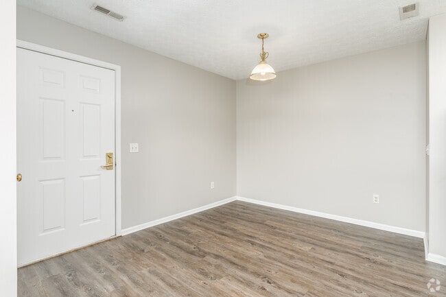 2BR, 2BA - 990SF - Dining Area Mid Upgrade