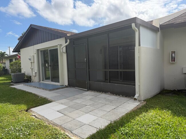 Photo - 15729 Bottlebrush Cir