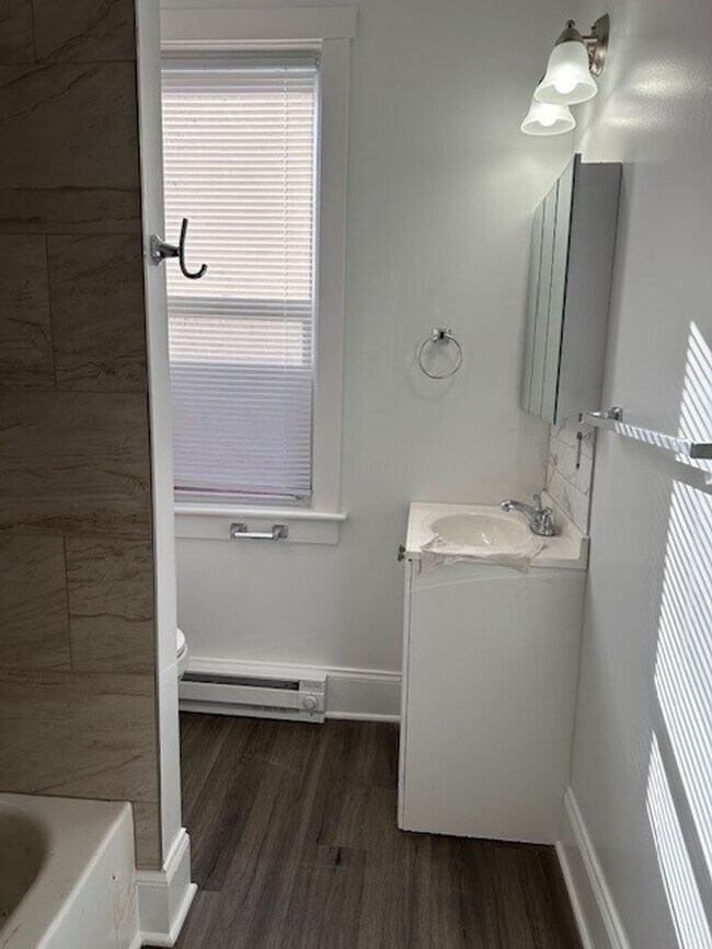 Photo - Harrisburg School District 4 Bedroom 1 Bat... Unidad 2