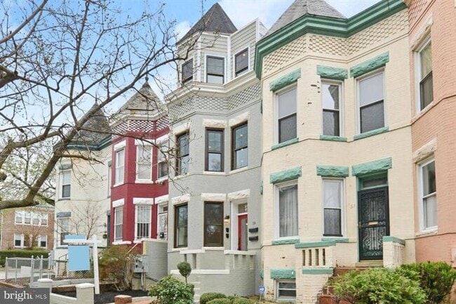 Building Photo - 39 U St NE