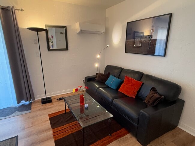 Photo - 1831 Prosser Ave Unidad 203