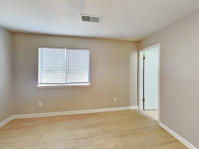 Photo - 8321 Beechwood Ct