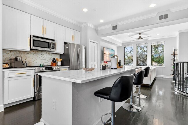 Photo - 548 Copley Ln