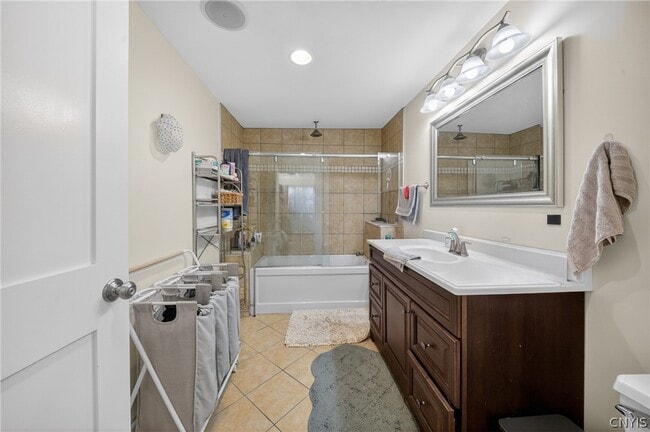 Photo - 443 S Warren St