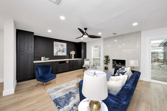 Building Photo - 5614 Oakhaven Ln