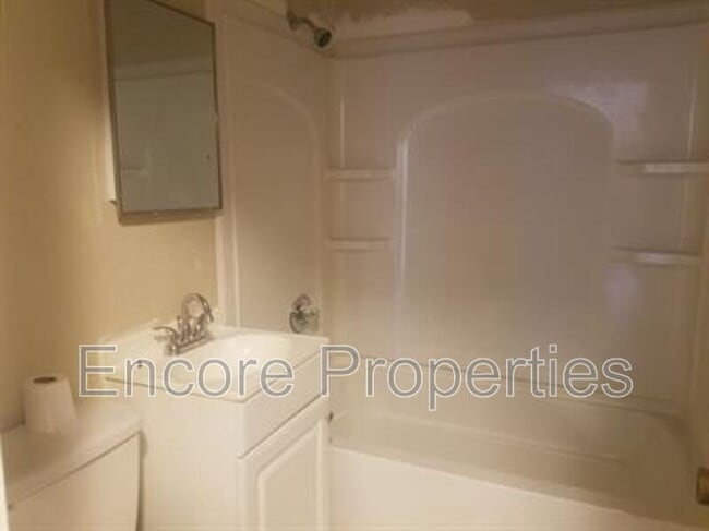 Photo - 2106 Wintergreen Pl