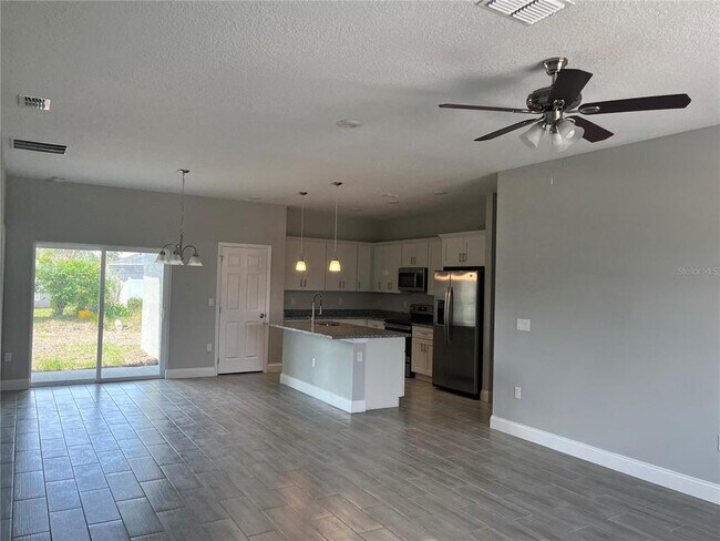 Photo - 409 Danube Dr