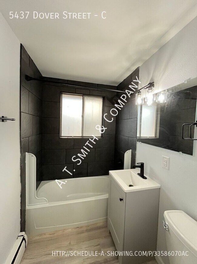 Photo - Two Bedroom Apartment Located in Arvada! Unit C