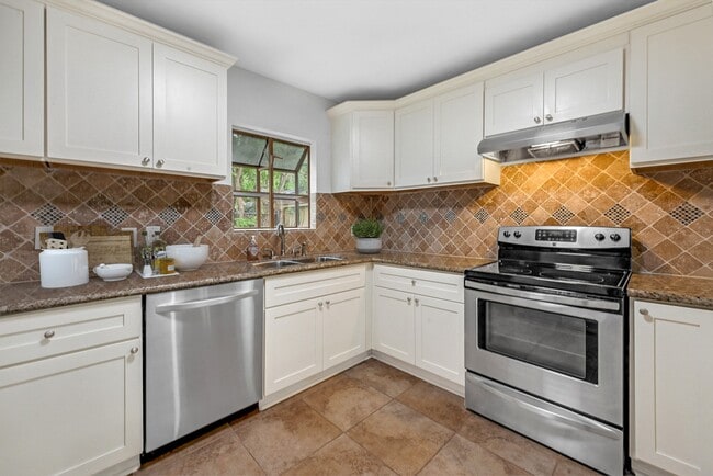 Photo - 5310 Claremont St