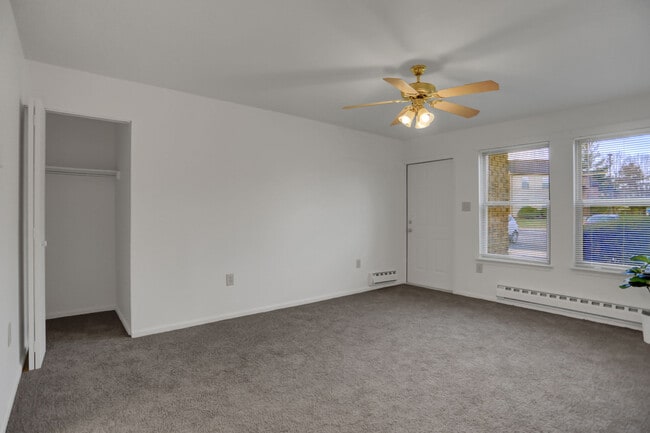 Photo - Roxbury Ridge Apartments