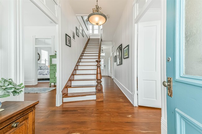 Photo - 3301 Ave N Ursuline St