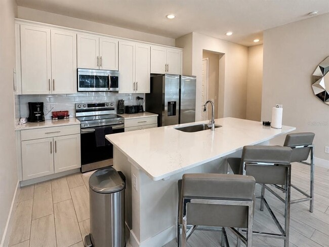 7821 Spectrum Dr