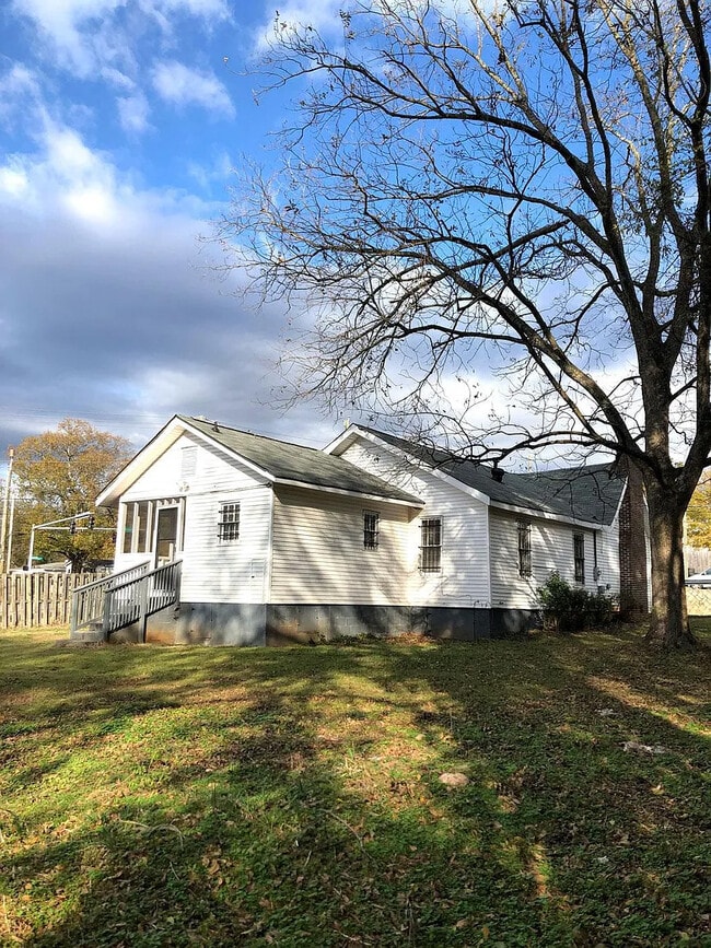 Photo - 126 S Rocksprings St