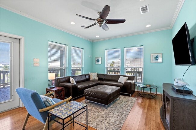 Photo - 3923 Reeves Dr