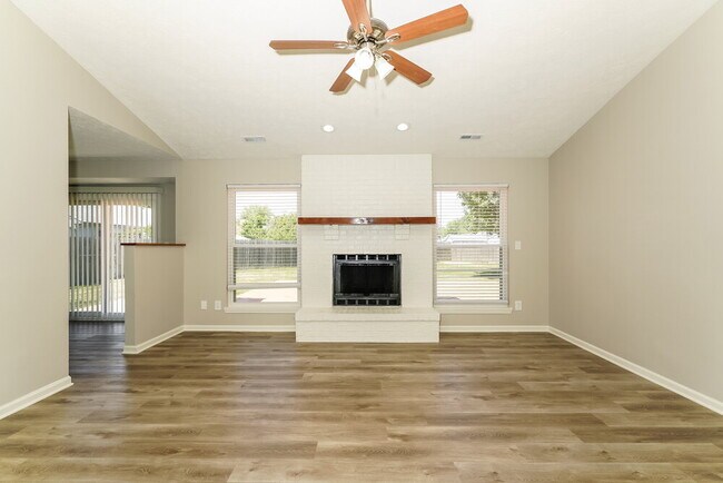 Photo - 6140 Gunyon Way