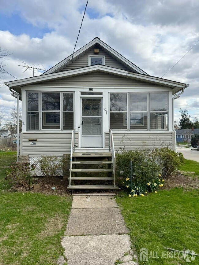 Building Photo - 198 Woodland Ave Rental