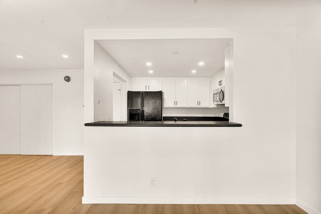 Photo - 15155 Sherman Way Unit 52