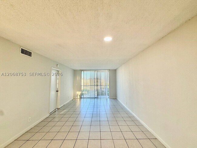 Photo - 8750 N Sherman Cir Unit 505