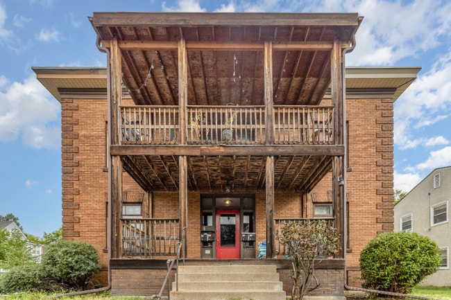 Building Photo - 822 W 35th St Rental