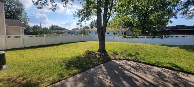 Photo - 3 bedroom 3 bathroom house with lots of extras