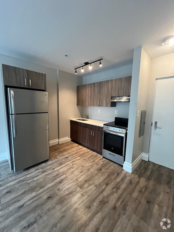 Building Photo - 106 N Grove St Rental