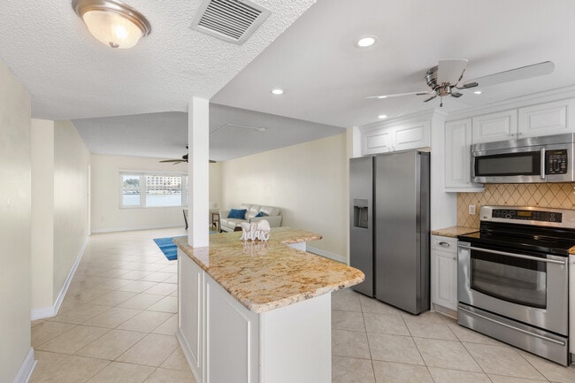 Photo - 4775 Cove Cir