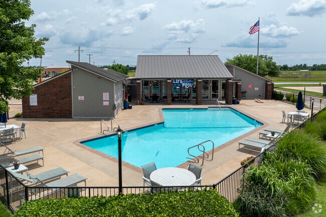 Pool Area - Winchester Run