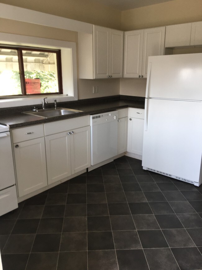 Photo - 524 McLane Ave