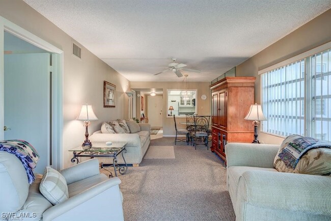 Photo - 5 High Point Cir W Unidad 213 Rental