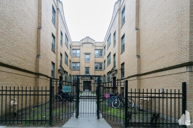 Building Photo - 2 bedroom in Chicago IL 60640 Unit 1902-2 Rental