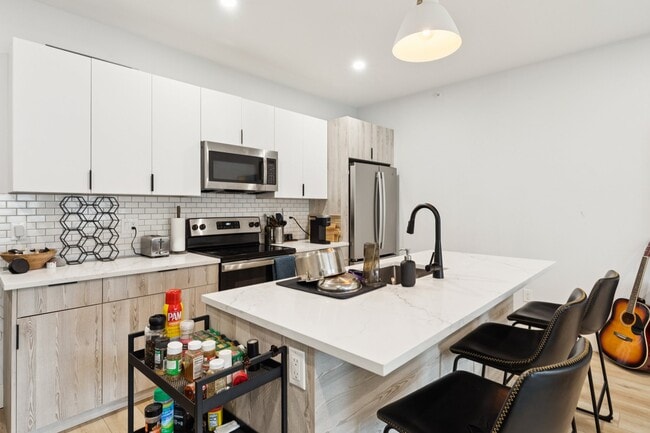 Photo - 3849 Lancaster Ave Unit 302