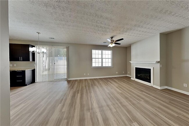 Photo - 274 Windcroft Ln NW