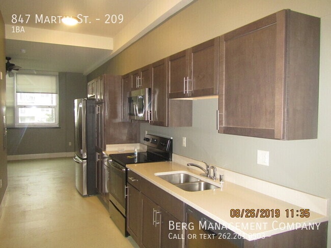 Building Photo - 847 Martin St Unit 209