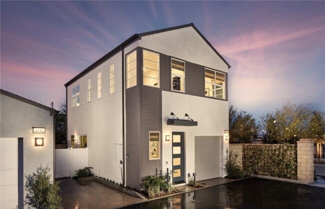 Building Photo - 2456 E Encanto Pso