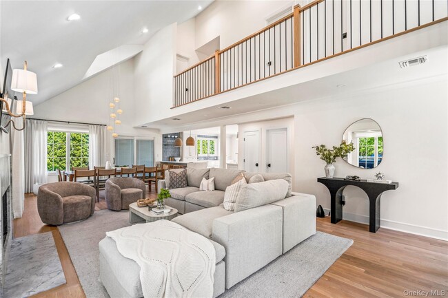 Photo - 4 Carriage Ln