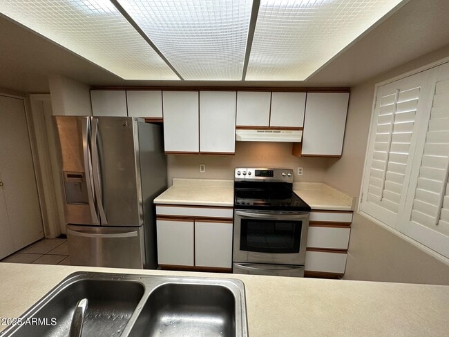 Photo - 2571 W Marconi Ave