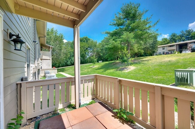 Photo - 709 Ashlawn Pl