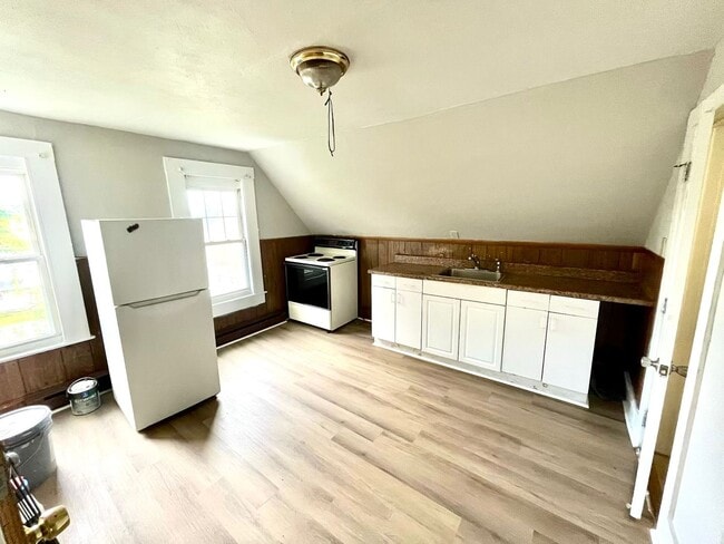 Photo - 48 -50 Acushnet Ave