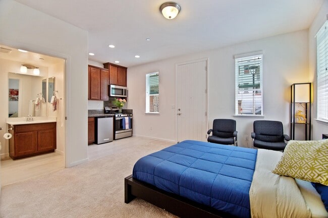 Building Photo - 2730 Viterbo Ct Unit 1B