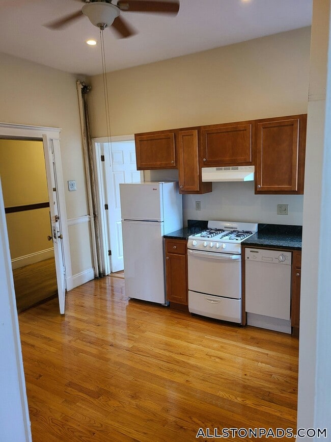 Photo - 1193 Commonwealth Ave Unidad 23