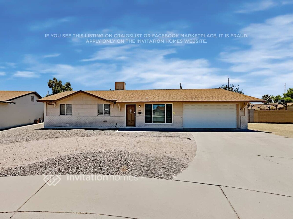 Photo - 2609 W Charter Oak Rd