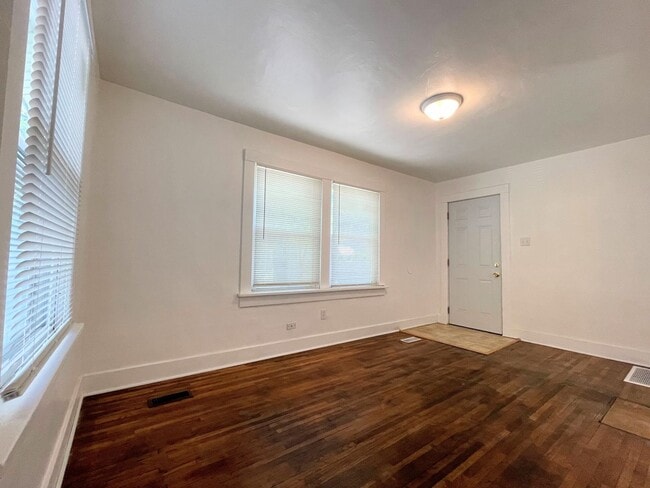 Photo - 121 W 7th Ave Unidad 1/2