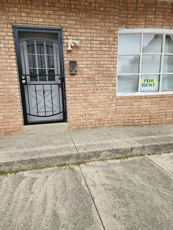 Photo - 520 W Main St