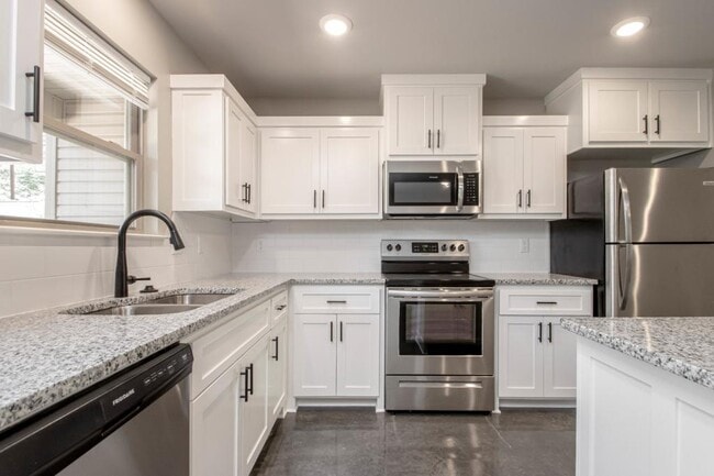 Photo - 106 Hemlock Ave