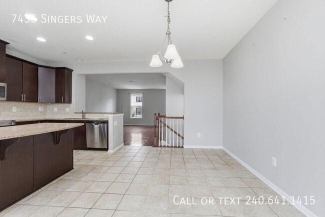Photo - 7435 Singers Way