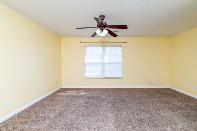 Photo - 1667 Maple View Way