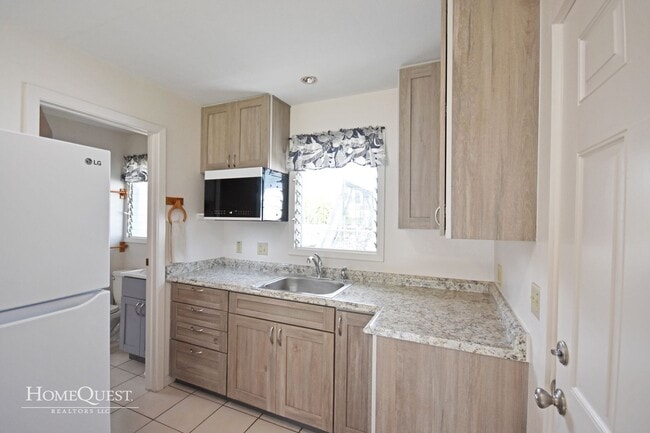 Building Photo - Punaa Unit 1 BR Rental
